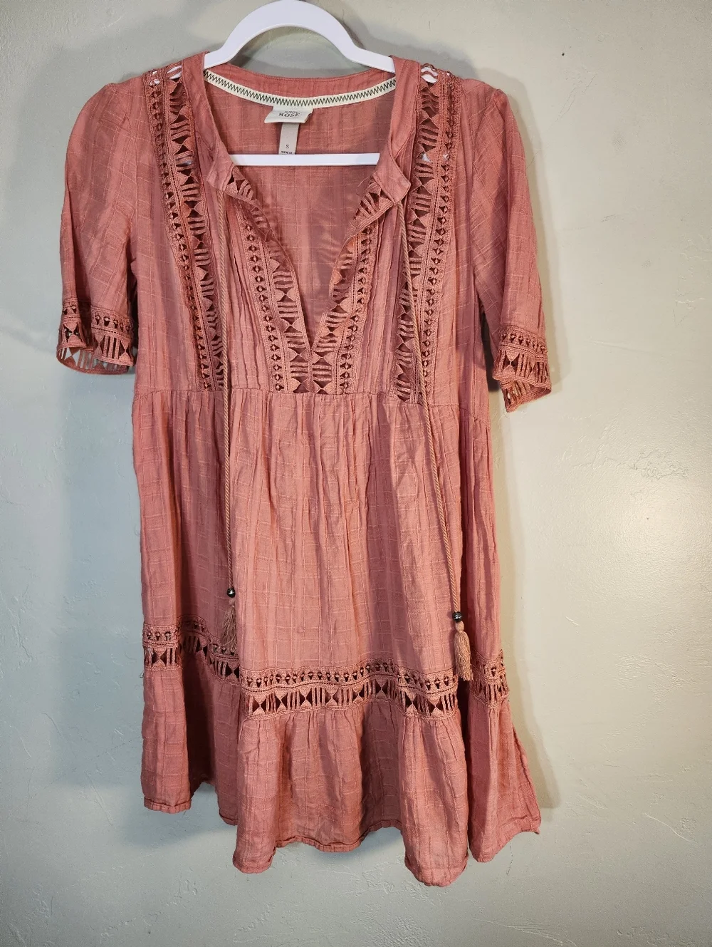 Knox Rose Boho Crochet-Trim Coral Mini Dress - Picture 1 of 7